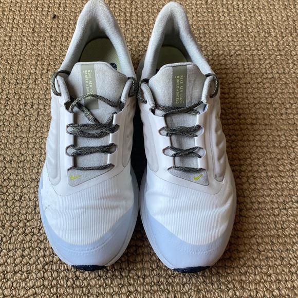 Nike Nike Air Winflo 9 Shield Womens DM1104 Sneakers Pale Ivory high Voltage EUC - Picture 5 of 11